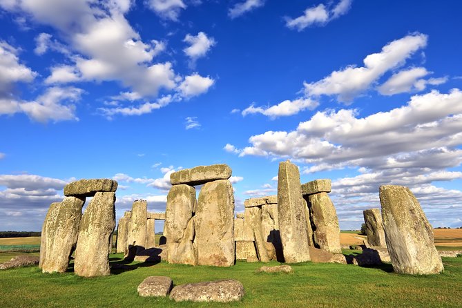 Stonehenge & Bath Private Car Tour from London - Bath’s city walk: Pulteney Bridge, Royal Crescent, and Austen-area time