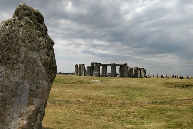 Stonehenge & Bath Private Day Tour from London - Stonehenge: Seeing the Rocks With Context