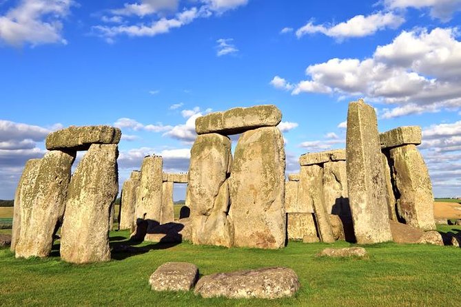 Stonehenge In A Private Vehicle Service From London With Admission Tickets - Your Stonehenge visit: visitor center first, then the stones