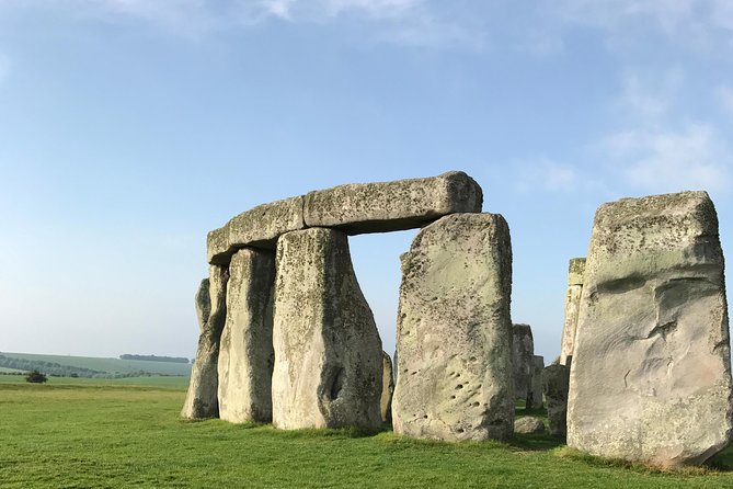 Stonehenge Independent Visit with Private Driver by Luxury Sedan - Pickup in central London: door-to-door convenience without group chaos