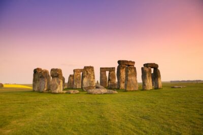 Stonehenge Special Access - Evening Tour from London - Avebury stone circle walk plus village time: the best warm-up stop