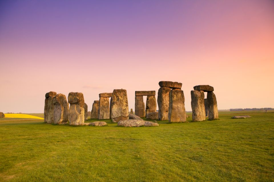 Stonehenge Special Access - Evening Tour from London - Avebury stone circle walk plus village time: the best warm-up stop