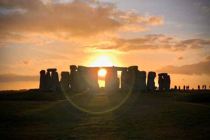 Stonehenge Special Access Guided Morning Tour from London - Salisbury Cathedral With Included Entrance and Time to Explore