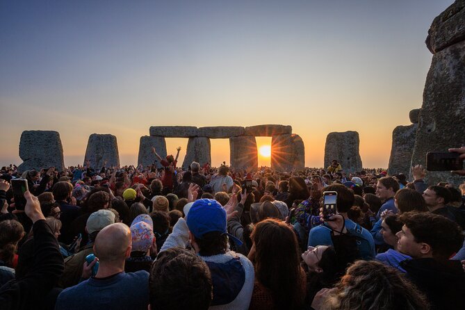 Stonehenge Summer Solstice Tour from London: Sunset or Sunrise Viewing - Entering Stonehenge for the summer solstice: what to expect