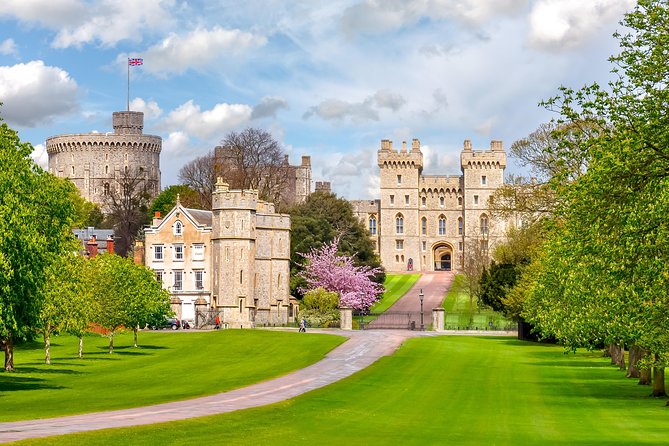 Stonehenge & Windsor Tours from London or Southampton - The Day Plan: Windsor Castle First, Then Stonehenge