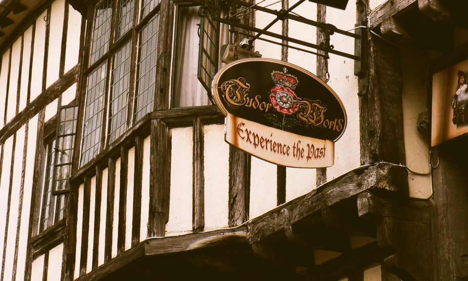 Stratford-upon-Avon: Lantern-Lit Ghost Tour at Tudor World - Lantern Light at Tudor World: Why the setting works