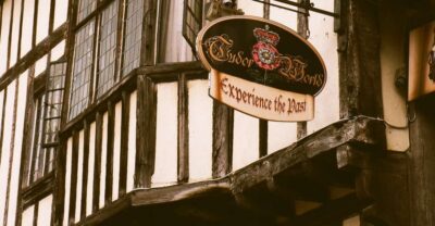 Stratford-upon-Avon: Lantern-Lit Ghost Tour at Tudor World - Meet Your Macabre Guide and follow the rhythm of the hour