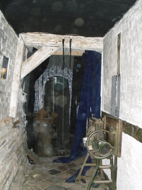 Stratford-upon-Avon: Lantern-Lit Ghost Tour at Tudor World - What makes the guides stand out in practice