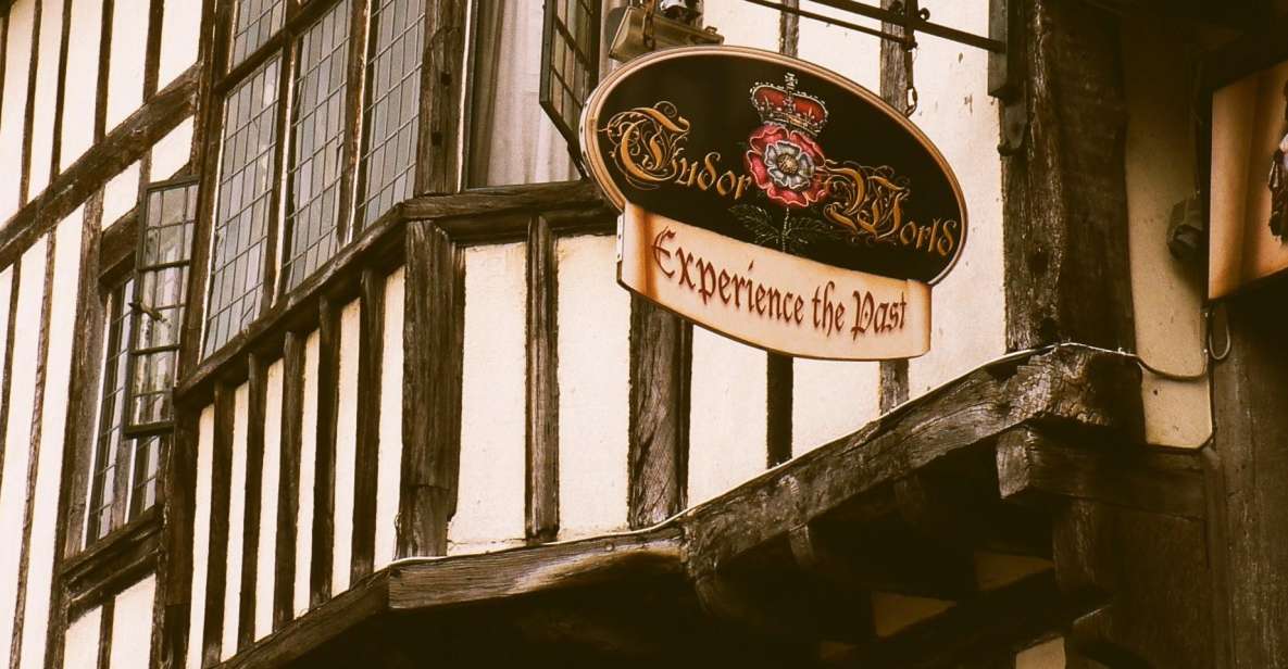 Stratford-upon-Avon: Lantern-Lit Ghost Tour at Tudor World - Meet Your Macabre Guide and follow the rhythm of the hour