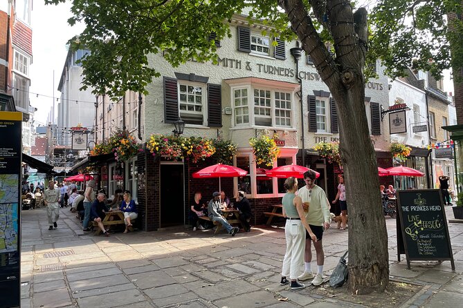 Ted Lasso Tour of Richmond with Private Guide - The guide’s real value: anecdotes that connect scenes to streets