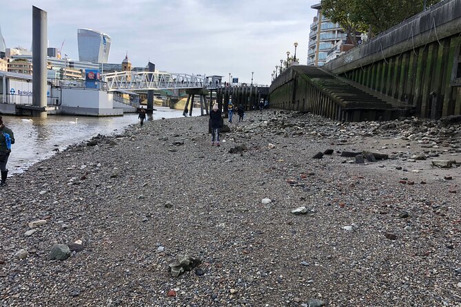 Thames Beachcombing - Dressing for the stony, muddy foreshore