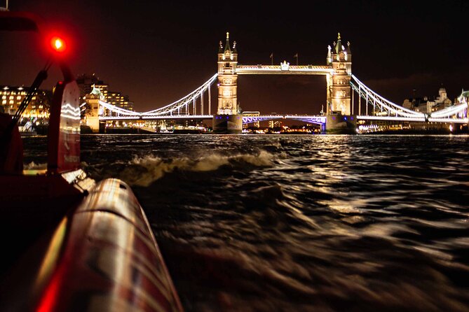 Thames Rockets Sunset London Speedboat Experience - The speed portion near Canary Wharf: adrenaline with a real skyline view