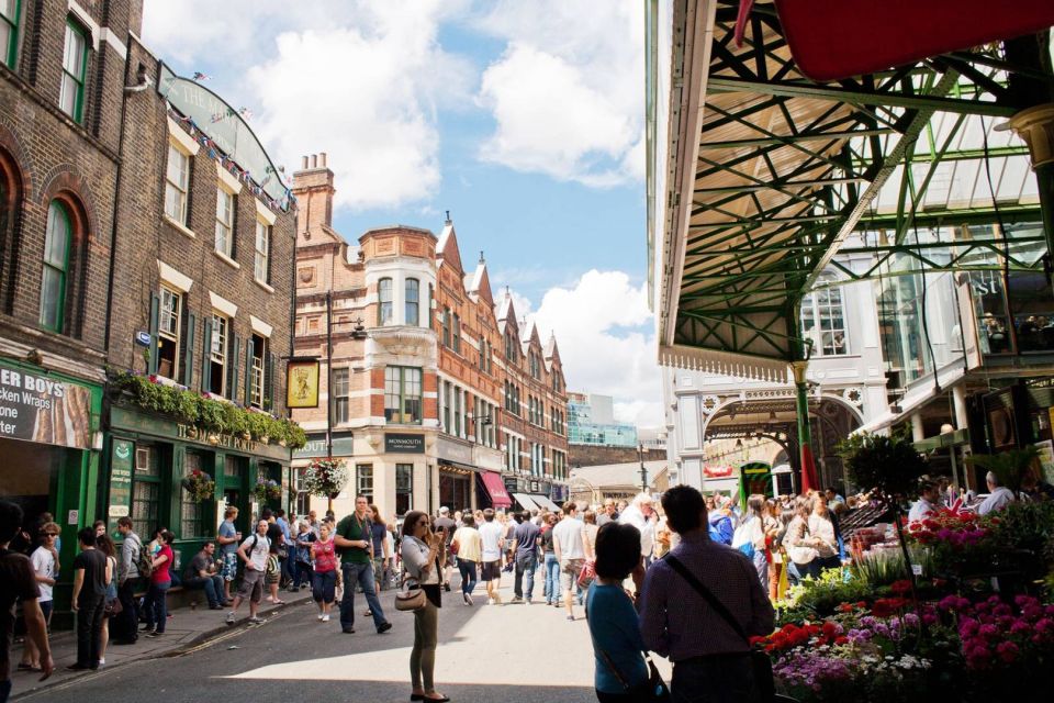 The Authentic Walking Tour with Indian Tasting Meal - Spitalfields: fashion pop-ups, faith shifts, and Bengali street signs