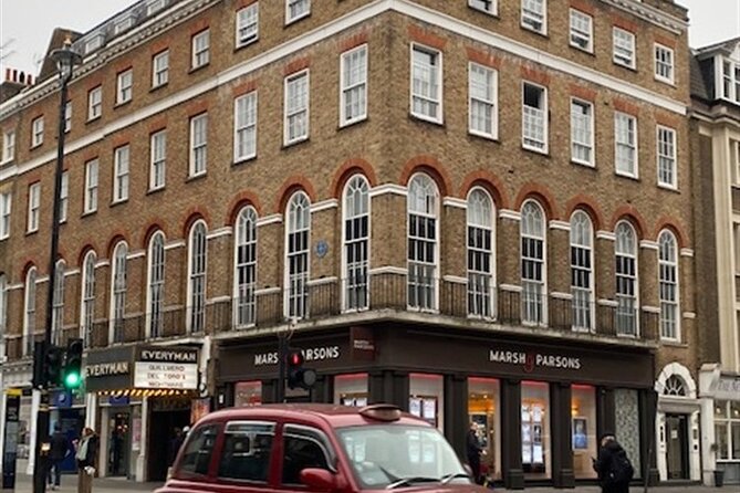The Beatles London walking tour. From Abbey Road to the Roof Top - Abbey Road crossing: the moment you plan your shoes for