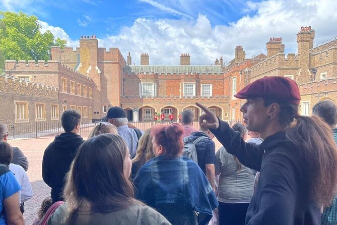The Changing of the Guard Tour and Buckingham Palace - The royal walk through Royal London before the ceremony