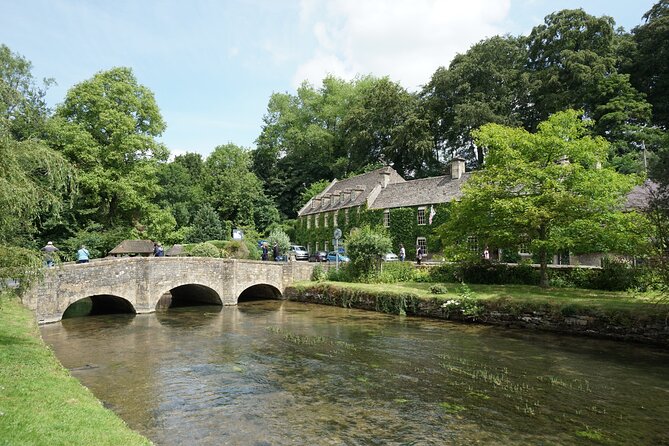 The Cotswolds Guided Day Tour from London - Coach Comfort and the Reality of London Traffic