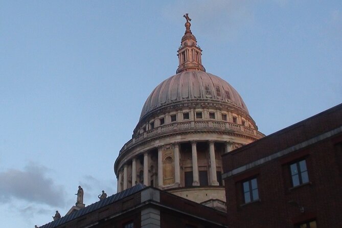 The Fading Light London Ghost Walk - A 7:30 pm ghost walk that hits the right balance