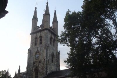 The Fading Light London Ghost Walk - The first stop: Christchurch Greyfriars and Queen Isabella