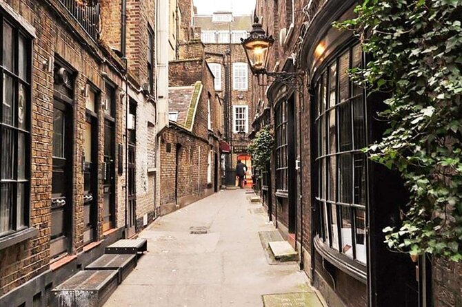 The Harry Potter Walking Tour with Potter-Vision - The cathedral stop: Harry Potter and Fantastic Beasts ties