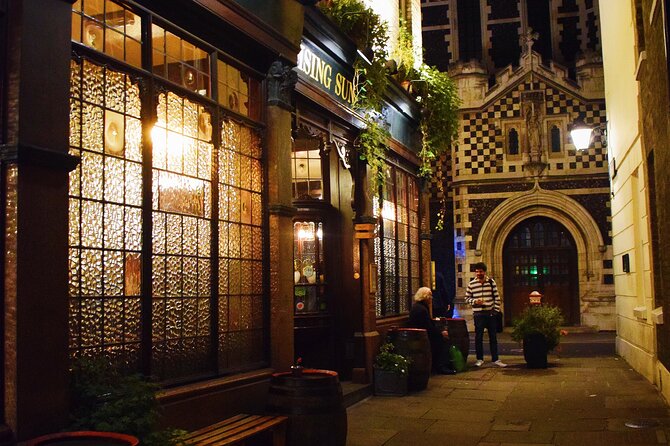 The Haunted Pubs of Old London: Small Group Tour - Why This Haunted Pub Tour Feels Like Street-Level London