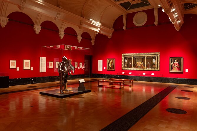 The Kings Gallery - Queen Elizabeth II: Her Life in Style - Pricing and value: when $30.23 makes sense (and when it doesn’t)