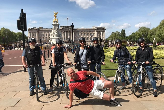 The London Landmarks, 3.5 hour Afternoon tour - Buckingham Palace: a fast, classic royal hit from the bike saddle