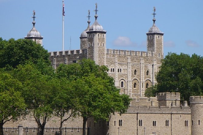 The Mayflower Private Walking Tour - Hay’s Galleria, HMS Belfast, and City Hall: docks, war, and modern government