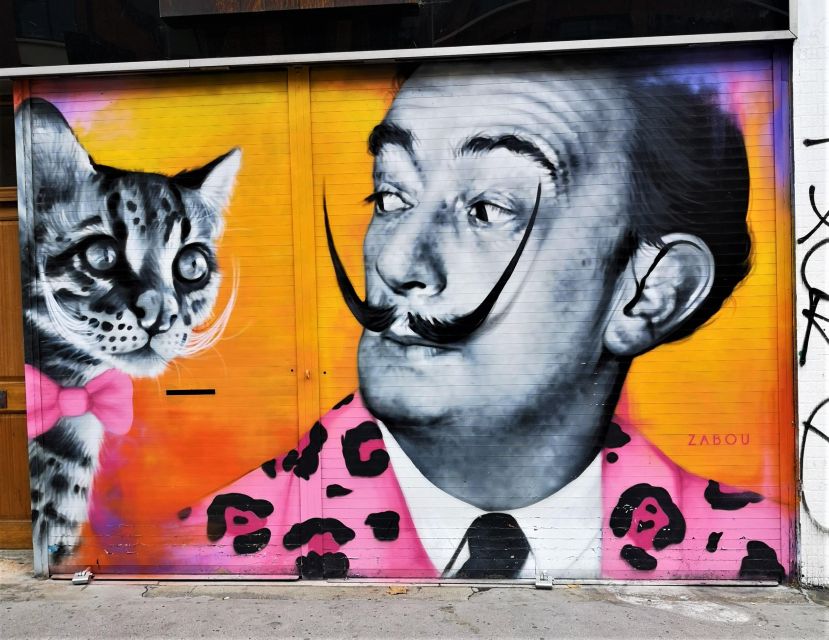 The Original London Street Art Tour (French) - Meeting at Old Spitalfields Market and finding the white-goat statue