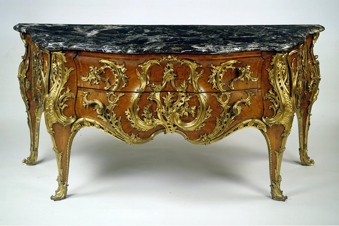 The Wallace Collection London: Private Guided Tour - 3 hour - Sculpture, furniture, and porcelain: the decor that tells on the collector