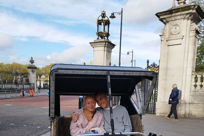 Touching Distance LONDON Rickshaw/Pedicab Private Tour - Along the Thames to Tower Bridge: Water Views and Shakespeare’s Globe Area