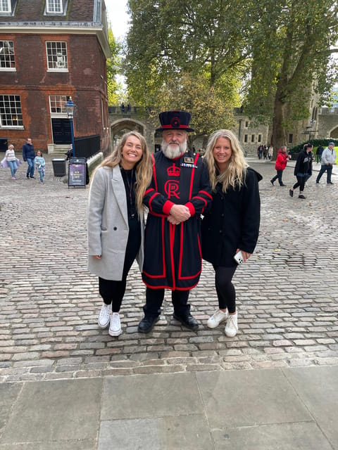 Tower of London: After-Hours Tour with Ceremony of the Keys - Outer Ward stops: Traitor’s Gate, Tower Green, and that White Tower photo moment