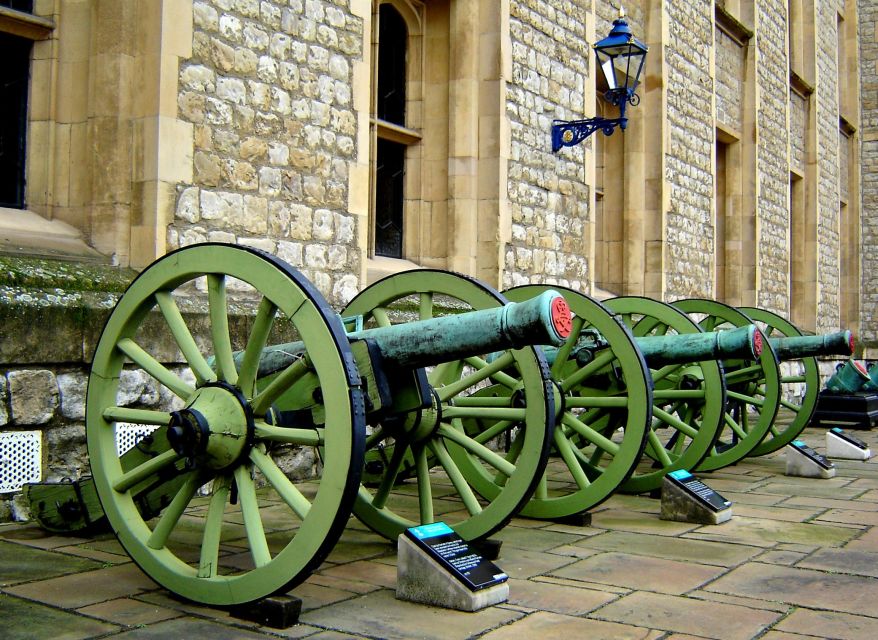 Tower of London and Tower Bridge Private Tour - Medieval Tower Stops That Turn Architecture Into Scene-Setting