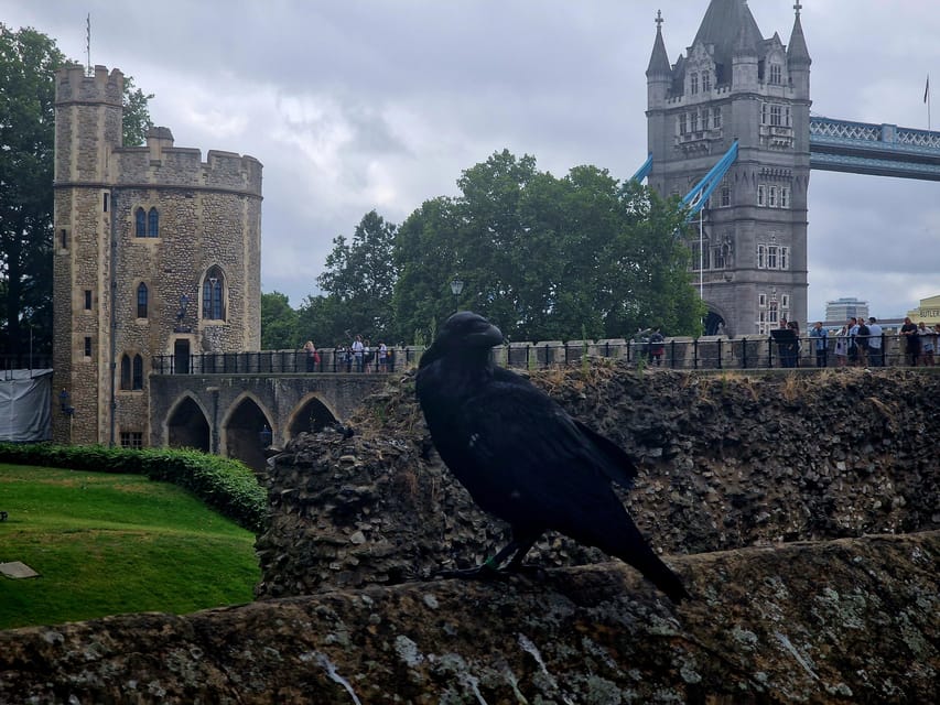 Tower of London Crown Jewels and English Royal History Tour - Inside the 11th-century Tower: Crown Jewels you can actually see