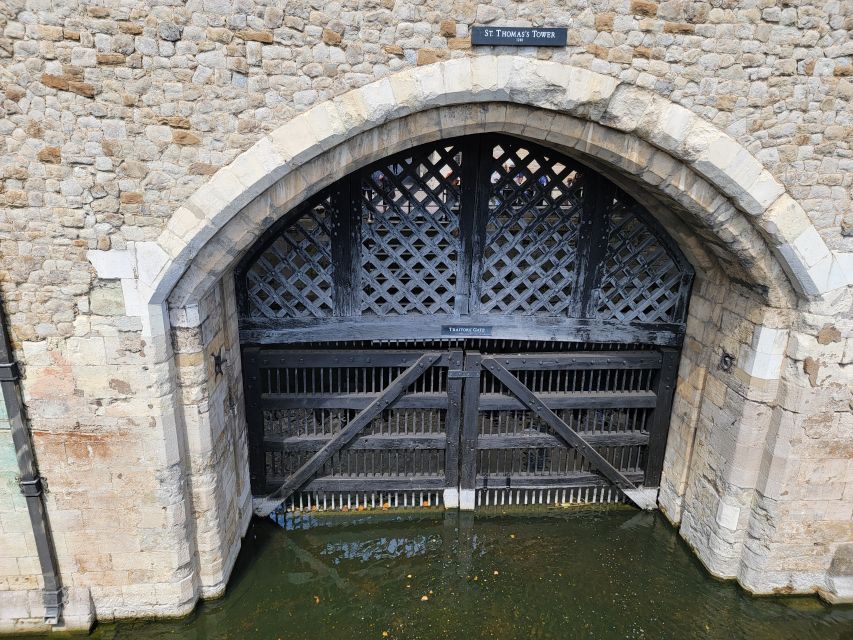 Tower of London: Early Access with Crown Jewels & Beefeaters - Key highlights that matter
