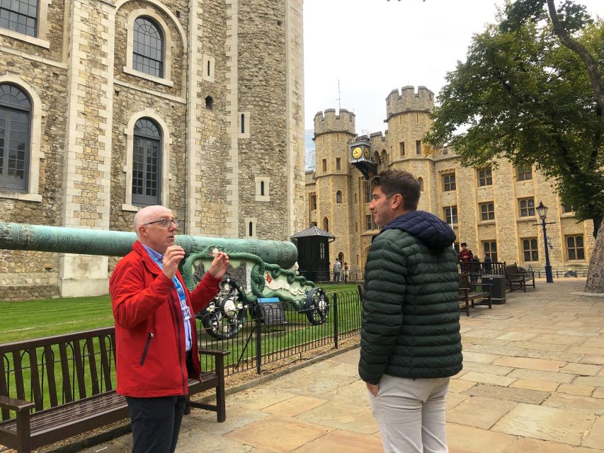Tower of London: Early Access with Crown Jewels & Beefeaters - Where you start: Tower of London Shop and quick orientation