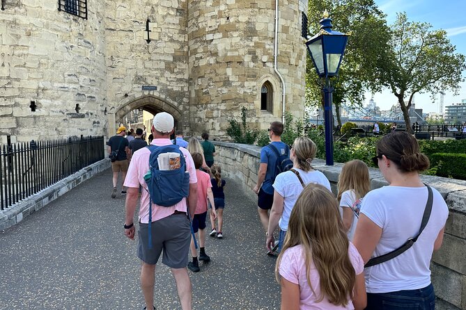 Tower of London for kids & families Private Guided Tour with pre-booked Tickets - A private Blue Badge guide plus prebooked tickets: what you’re paying for