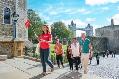 Tower of London: Guided Tour with Thames River Cruise - Crown Jewels in the Jewel House: what to look for