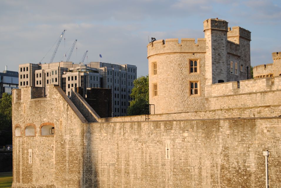 Tower of London Private Guided Tour - Mint Street and the permanent exhibition: when the Tower made money