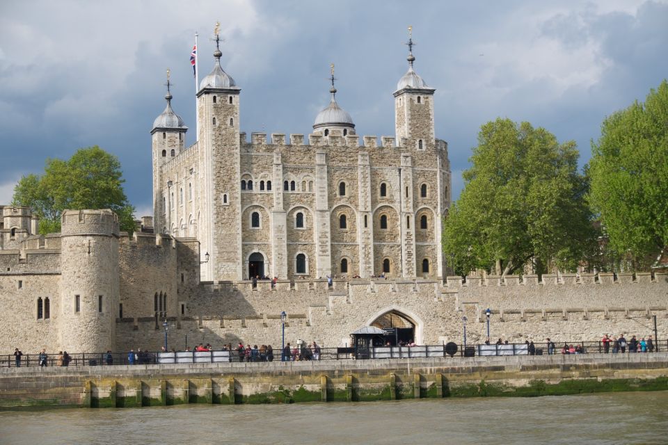 Tower of London Private Tour - Ravens at the Tower: Guardians by Legend and Habit