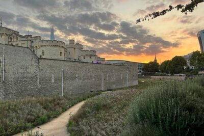Tower of London Private Tour for Families and Friends - Meeting Point at Tower Hill: Easy Start, Easy End