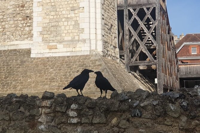 Tower of London Private Tour for Families and Friends - Stop 5: Wall Walk for London Views (Not Just More Walking)