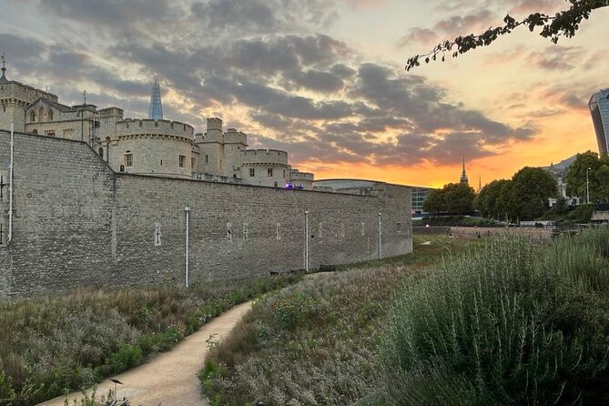 Tower of London Private Tour for Families and Friends - Meeting Point at Tower Hill: Easy Start, Easy End