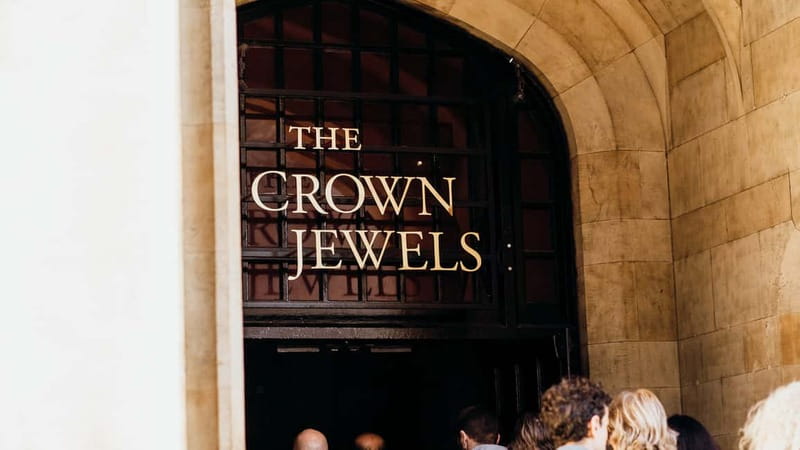 Tower of London Tour with Crown Jewels, plus River Cruise - Jewel House Highlights: Seeing 23,000 Gemstones Up Close