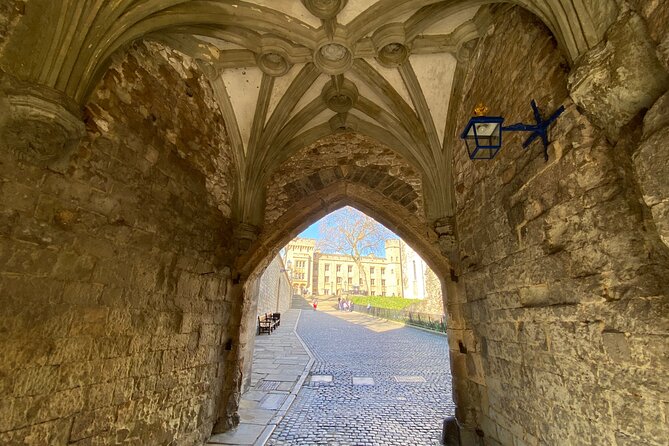 Tower of London & Westminster Abbey VIP Tour with expert guide - Westminster Abbey in about two hours: kings, coronations, and tombs