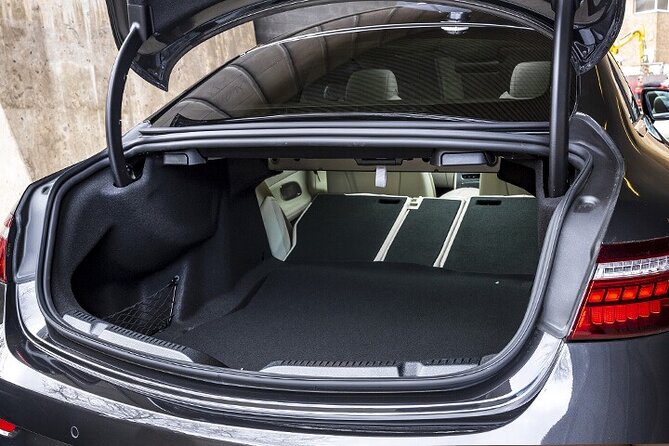 Transfer from Heathrow Airport LHR to Central London by Sedan - Luggage Limits, Infant Seats, and Real-World Comfort