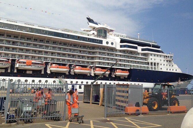 Transfer London to Southampton Cruise Terminal (extra luggage) - 10:00 Departure to Southampton: Timing, Traffic, and Comfort