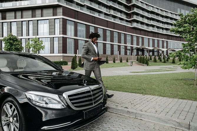Transfer To or From London Heathrow Airport to Central London - Price and logistics: what $165.36 really buys you