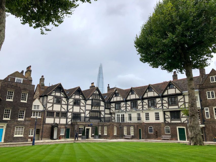 Ultimate Royal London, Thames River Boat Ride & Walking Tour - Tower of London Start: Meeting Point, Stroll-Up Plan, and What You Should Expect