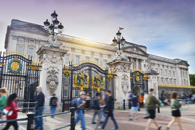 Ultimate Royal London: Tower of London & City of Westminster Tour - Horse Guards Parade and the Buckingham Palace photo moment