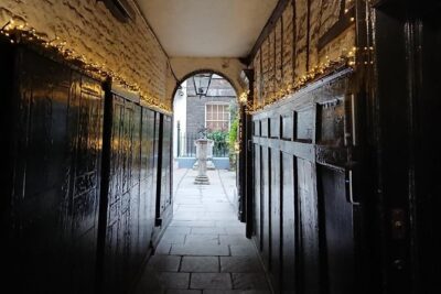 Unique London Walk: Secrets of Mayfair - Private Tour - Mayfair’s historic shopping street and Victorian style cues